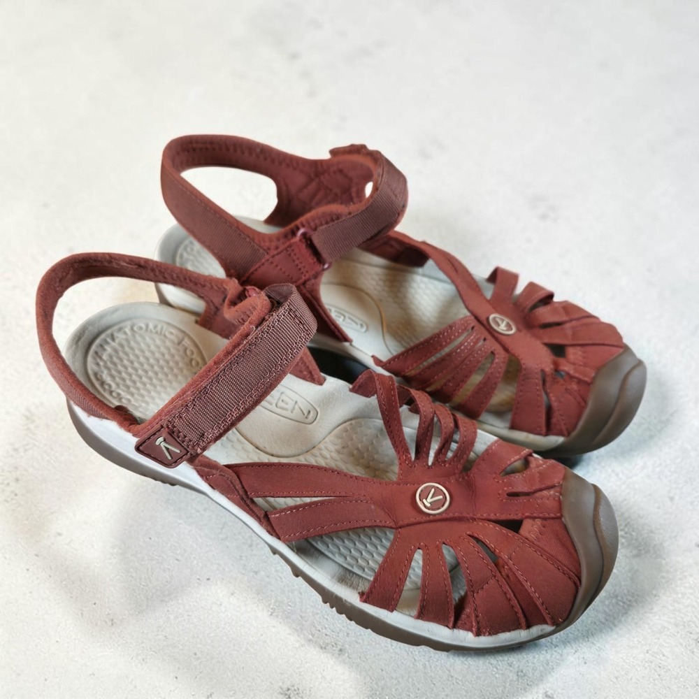 KEEN Women's Rose Casual Closed Toe Sandals Red Outdoor Water Women's Size 9.5